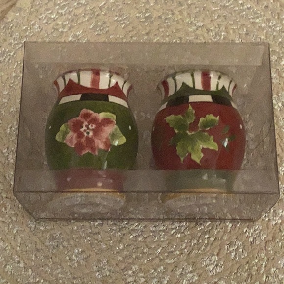 Large Poinsettia Salt Pepper Shaker Set - Picture 1 of 5